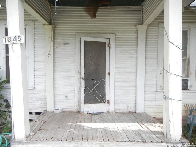 1845 SALTILLO ST, San Antonio, TX 78207