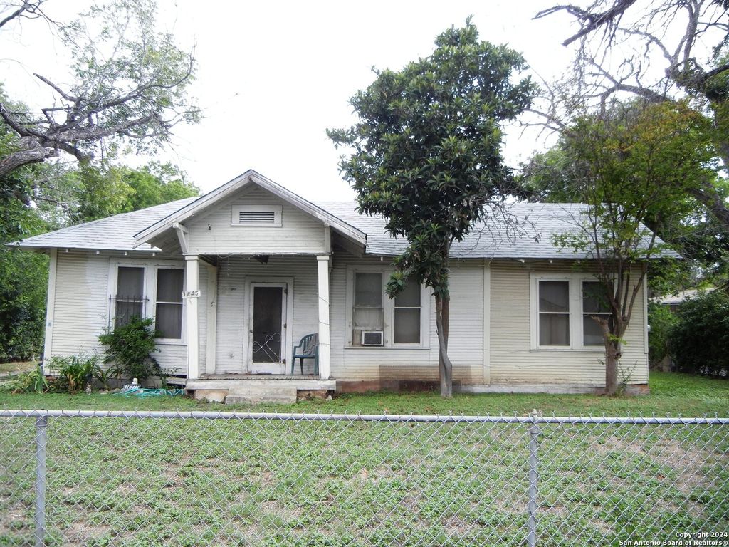 1845 SALTILLO ST, San Antonio, TX 78207
