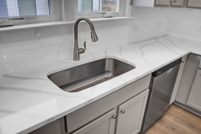 1528 Homecoming Boulevard, Ravenel, SC 29470