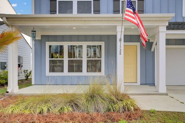 1528 Homecoming Boulevard, Ravenel, SC 29470