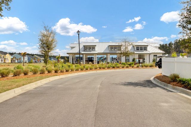 1528 Homecoming Boulevard, Ravenel, SC 29470