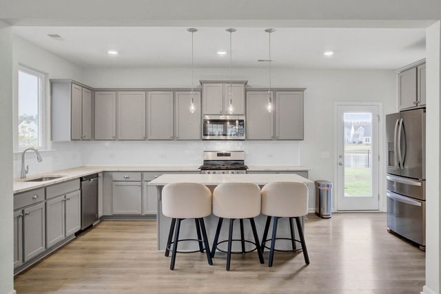 1528 Homecoming Boulevard, Ravenel, SC 29470