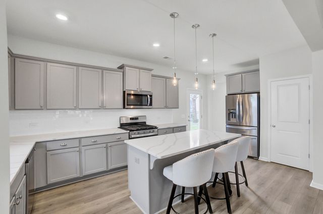 1528 Homecoming Boulevard, Ravenel, SC 29470