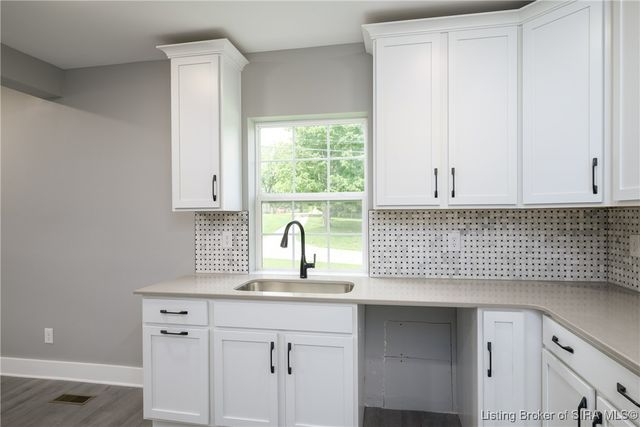 3913 Paoli Pike, Floyds Knobs, IN 47119