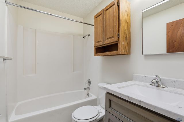 3905 HAMPTON CT, Rapid City, SD 57701