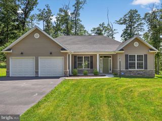 2400 MOCKINGBIRD DR, Harrisburg, PA 17112