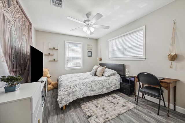 3808 Cochran Street, Houston, TX 77009