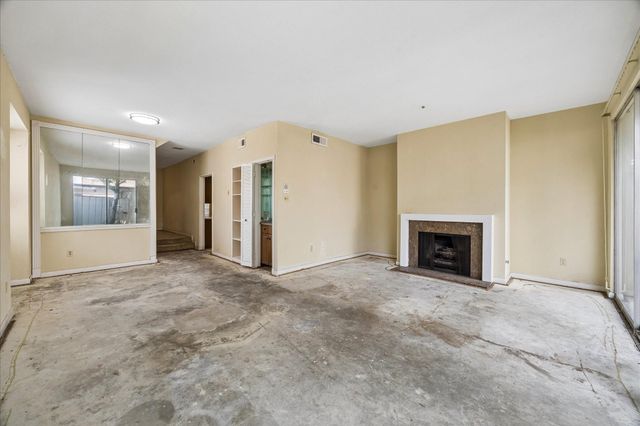 5876 Valley Forge Drive 148, Houston, TX 77057