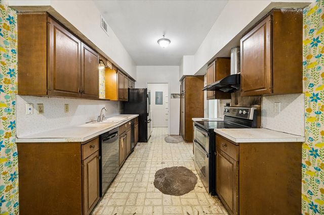 5876 Valley Forge Drive 148, Houston, TX 77057