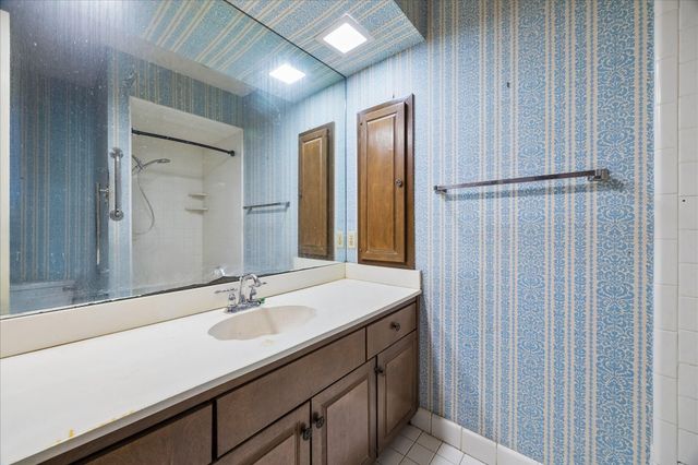 5876 Valley Forge Drive 148, Houston, TX 77057