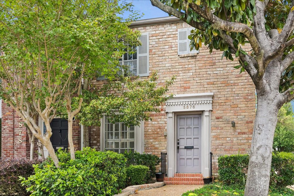 5876 Valley Forge Drive 148, Houston, TX 77057