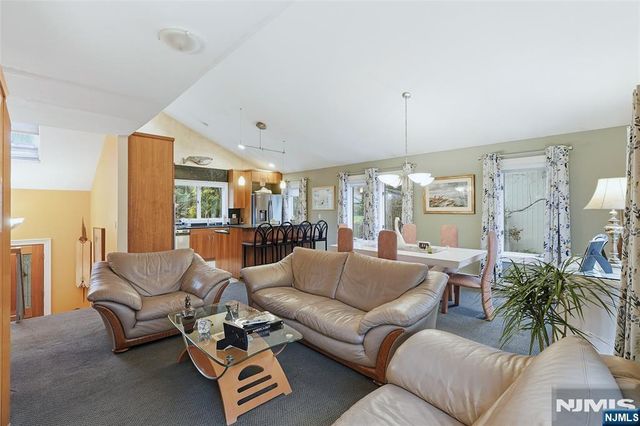 4 Lesa Lane, Hillsdale, NJ 07642