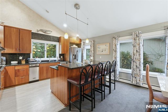 4 Lesa Lane, Hillsdale, NJ 07642