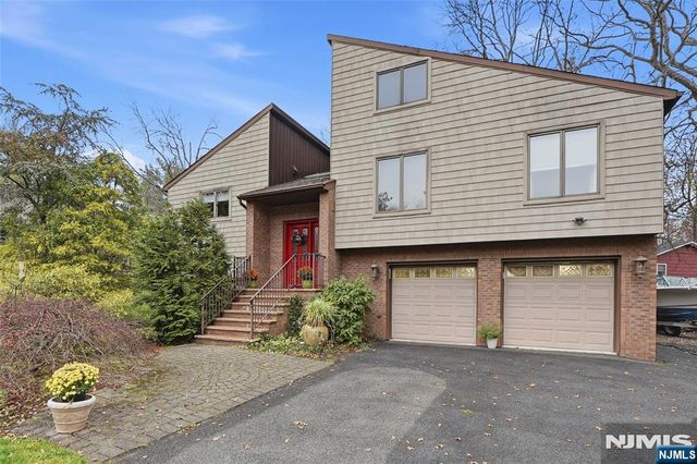 4 Lesa Lane, Hillsdale, NJ 07642