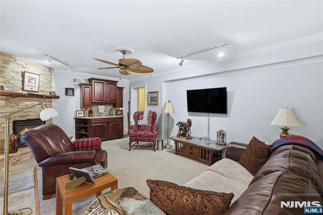 4 Lesa Lane, Hillsdale, NJ 07642