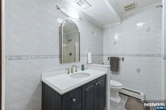 4 Lesa Lane, Hillsdale, NJ 07642