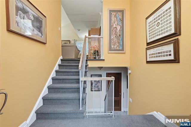 4 Lesa Lane, Hillsdale, NJ 07642