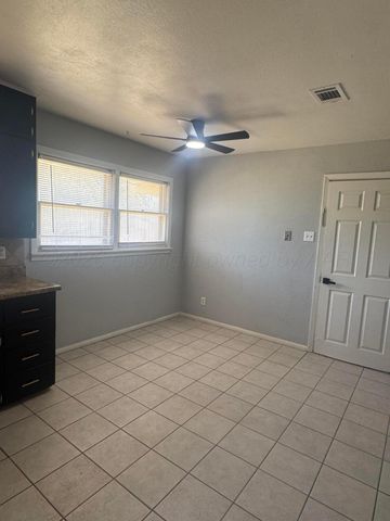 2220 SE 22ND Avenue, Amarillo, TX 79103