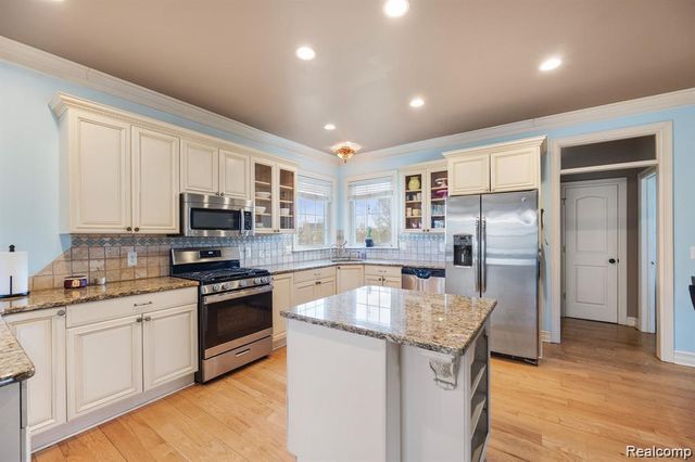 4468 Edison Boulevard, Fenton Charter Township, MI 48451