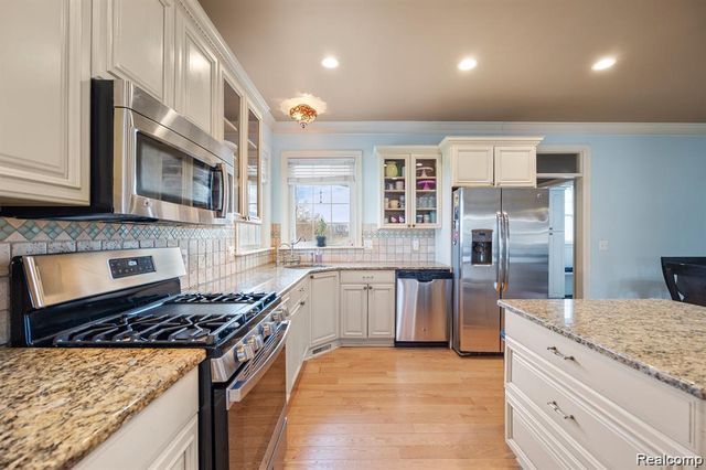 4468 Edison Boulevard, Fenton Charter Township, MI 48451