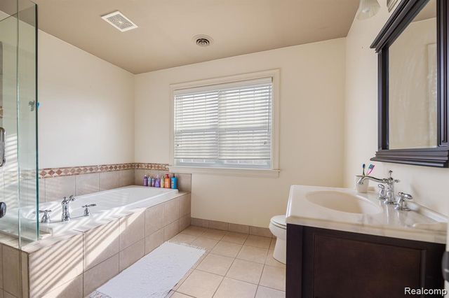 4468 Edison Boulevard, Fenton Charter Township, MI 48451