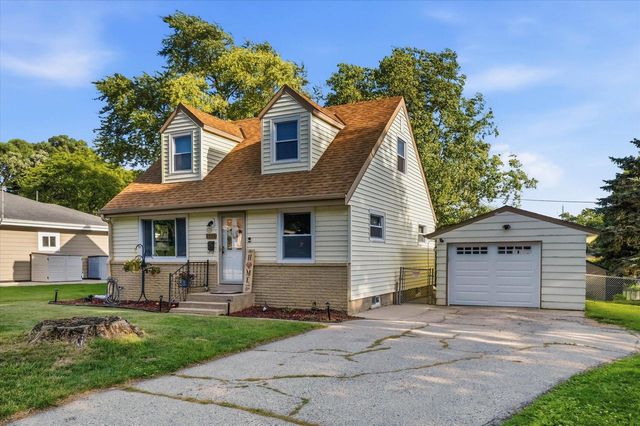 1115 Lawndale AVENUE, Waukesha, WI 53188
