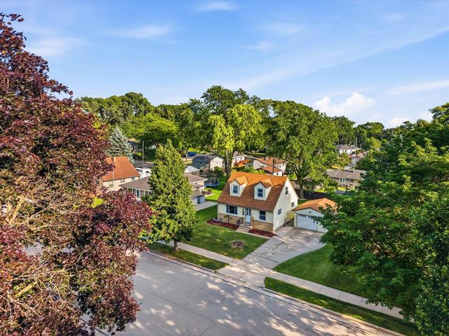 1115 Lawndale AVENUE, Waukesha, WI 53188