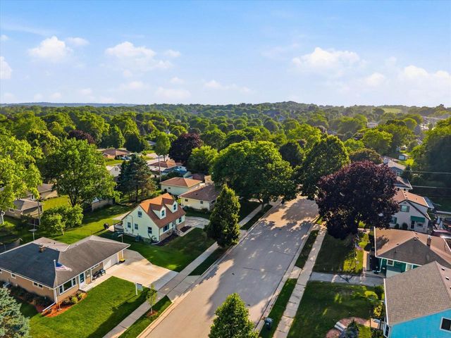 1115 Lawndale AVENUE, Waukesha, WI 53188