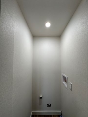 102 N Pinto Street, Comanche, TX 76442