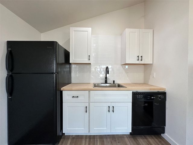 102 N Pinto Street, Comanche, TX 76442