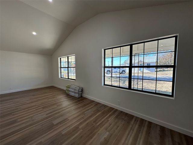 102 N Pinto Street, Comanche, TX 76442