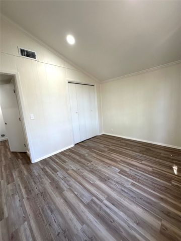 102 N Pinto Street, Comanche, TX 76442