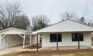 102 N Pinto Street, Comanche, TX 76442