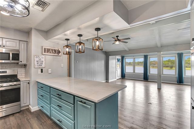 571 Lakeview Circle, Hilltop Lakes, TX 77871