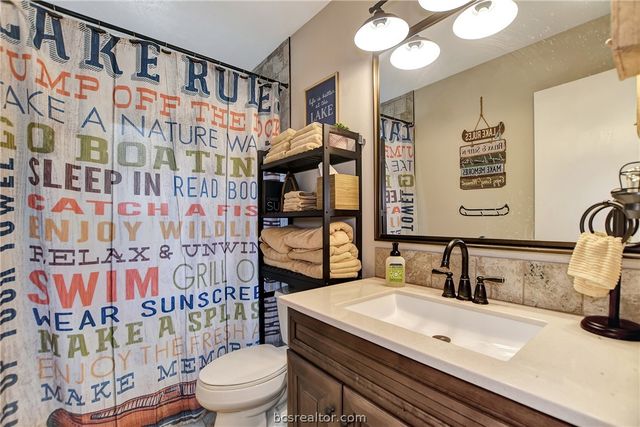 571 Lakeview Circle, Hilltop Lakes, TX 77871