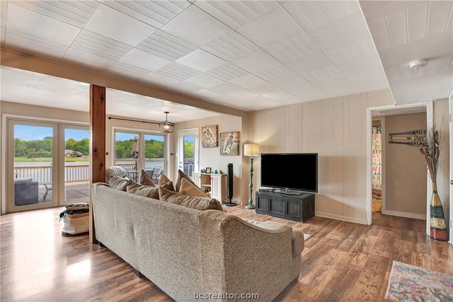 571 Lakeview Circle, Hilltop Lakes, TX 77871