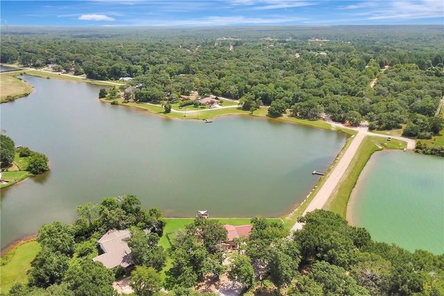 571 Lakeview Circle, Hilltop Lakes, TX 77871