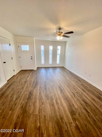 325 Eagle Edge Avenue, Duenweg, MO 64841