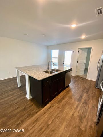 325 Eagle Edge Avenue, Duenweg, MO 64841