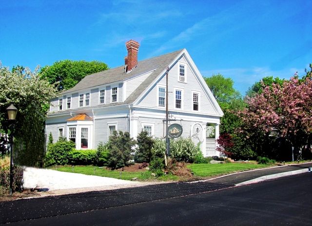 35 Pleasant, Barnstable, MA 02601