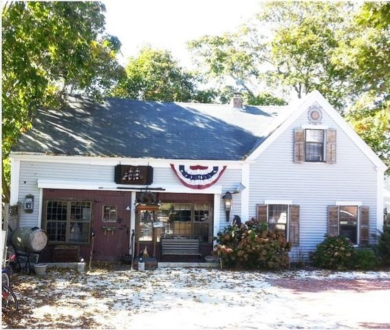 35 Pleasant, Barnstable, MA 02601