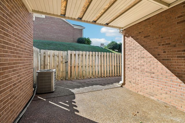 2043 Union Pl, Columbia, TN 38401