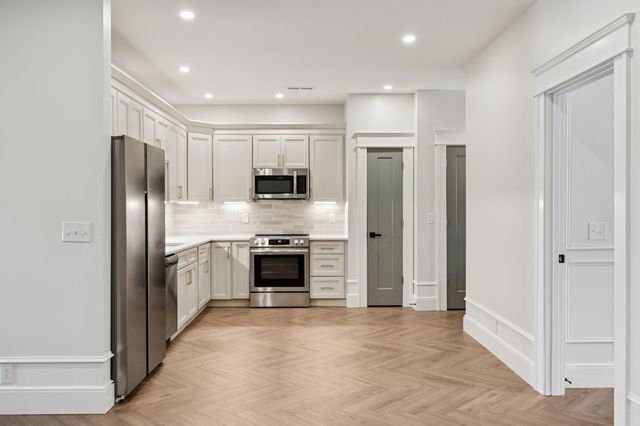 2043 Union Pl, Columbia, TN 38401