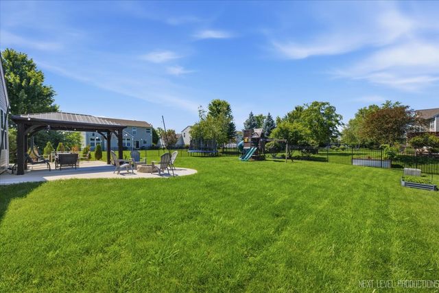 2427 Emerald Lane, Yorkville, IL 60560