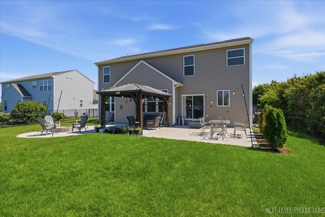 2427 Emerald Lane, Yorkville, IL 60560