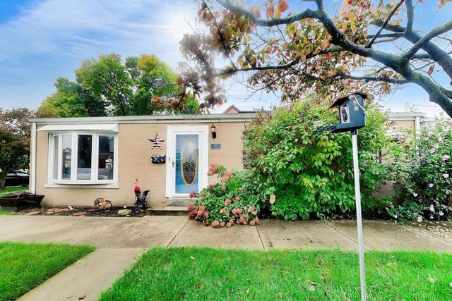3858 N Pontiac Avenue, Chicago, IL 60634