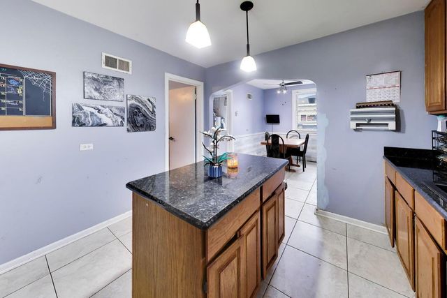 3858 N Pontiac Avenue, Chicago, IL 60634