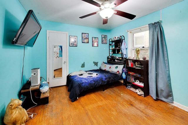 3858 N Pontiac Avenue, Chicago, IL 60634