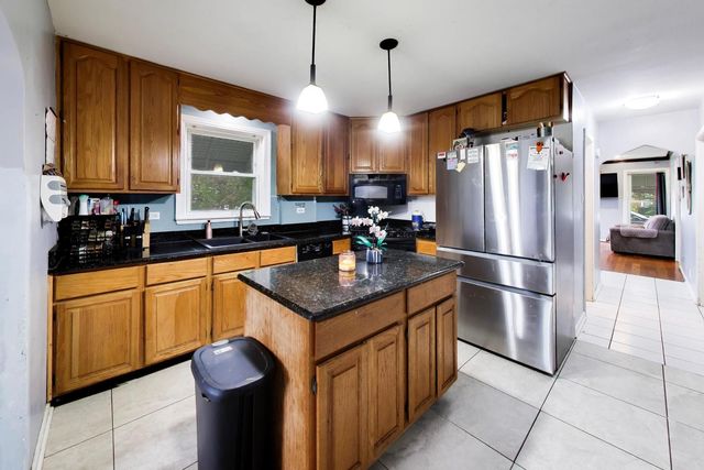 3858 N Pontiac Avenue, Chicago, IL 60634