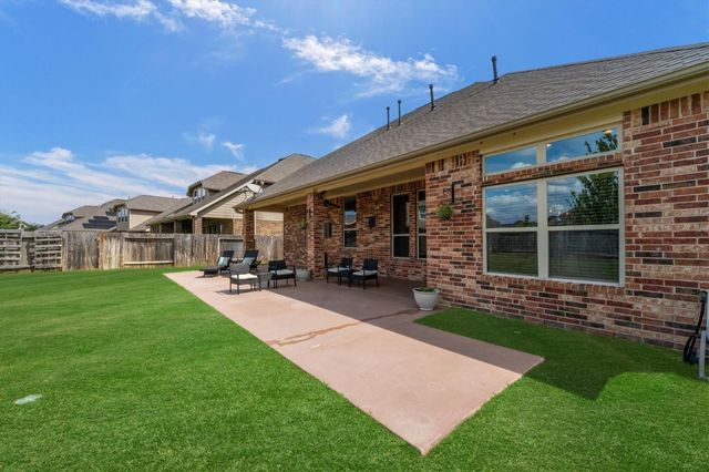 17903 Fernwood Bend Drive, Tomball, TX 77377